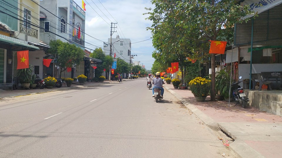 Bán đất mặt tiền đường 30 tháng 3 (đi siêu thị)  thị xã an nhơn Tỉnh Bình Định. diện tích 140m2, ngang 7m giá thỏa thuận 0905733896